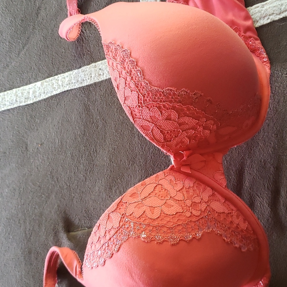 Body by Victoria secret bra 36 DDD